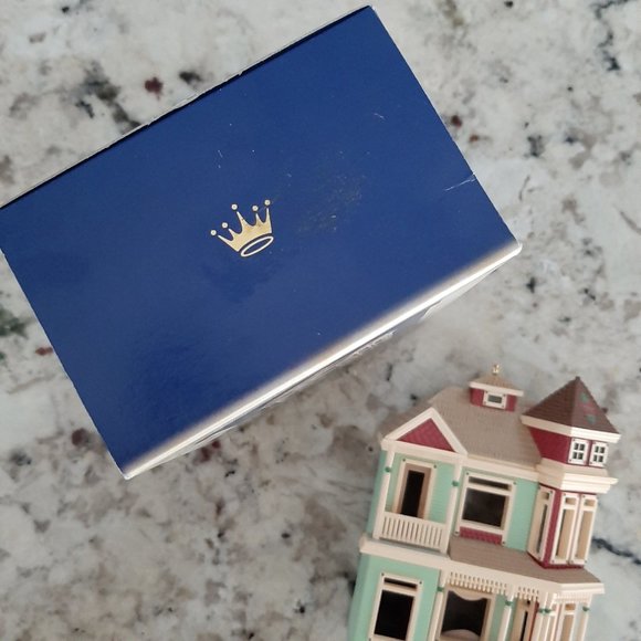 NIB 2005 Victorian Home Hallmark Keepsake Ornament Nostalgic Houses & Shops #22 - Picture 7 of 14